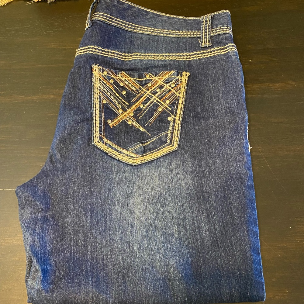 Maurices capris